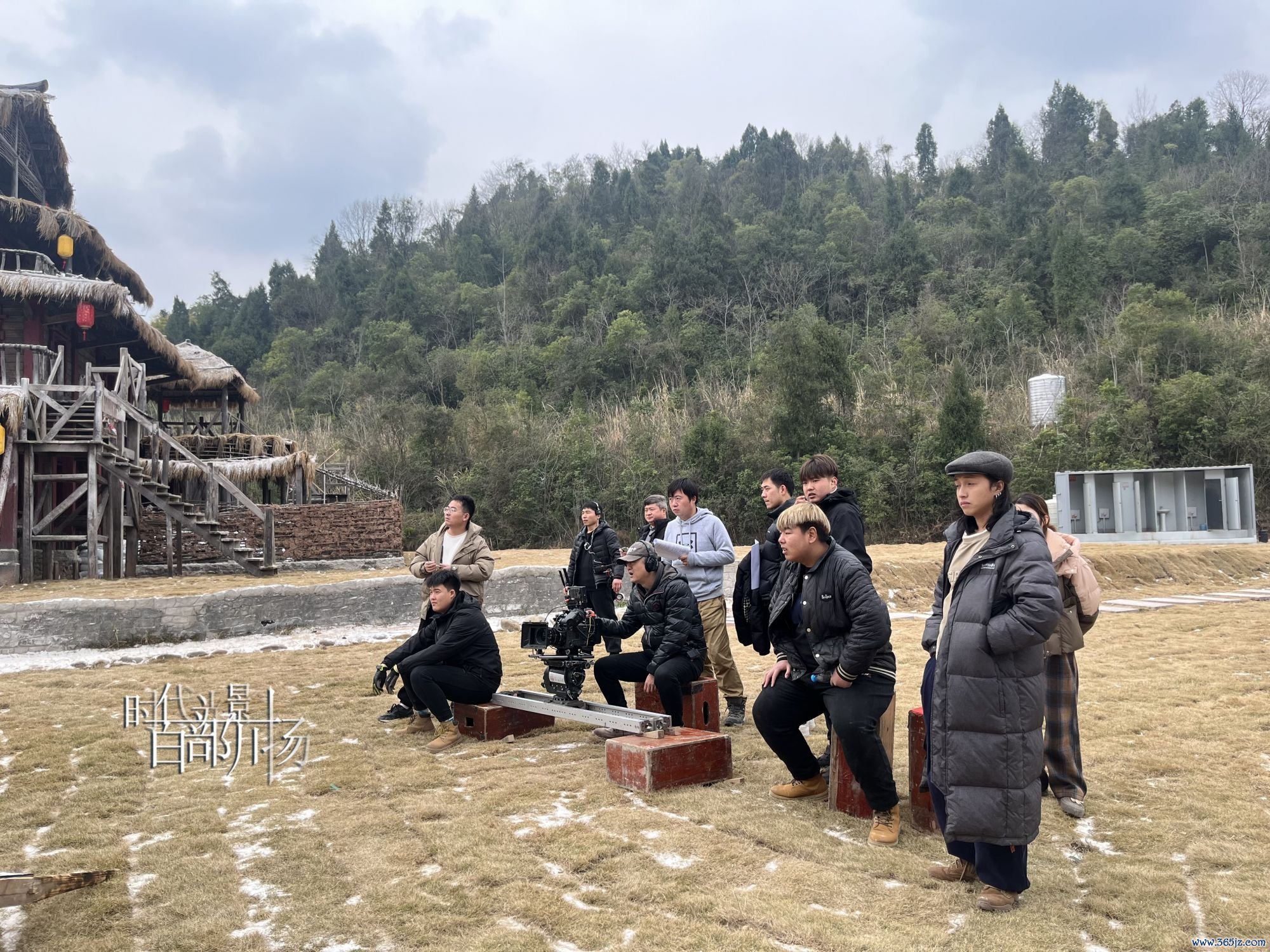 麇集剧《AI寰球》拍摄现场